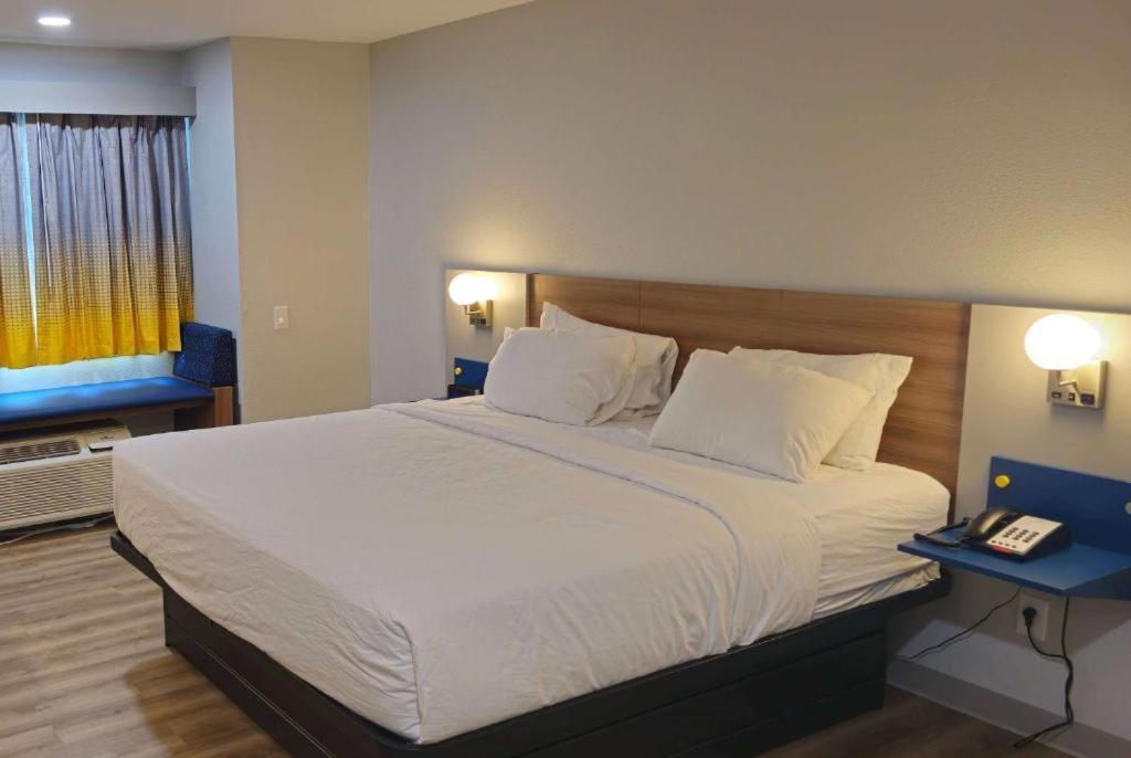 Microtel Inn & Suites By Wyndham Tulsa - Catoosa Route 66 Esterno foto