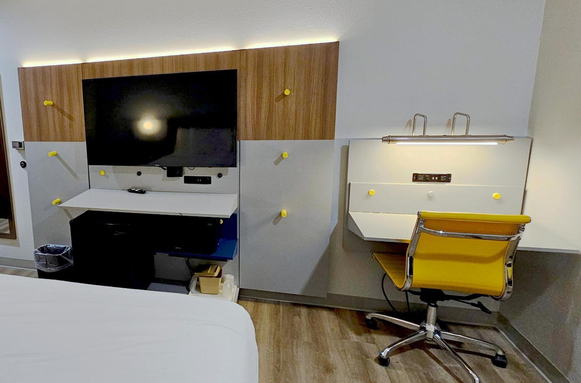 Microtel Inn & Suites By Wyndham Tulsa - Catoosa Route 66 Esterno foto