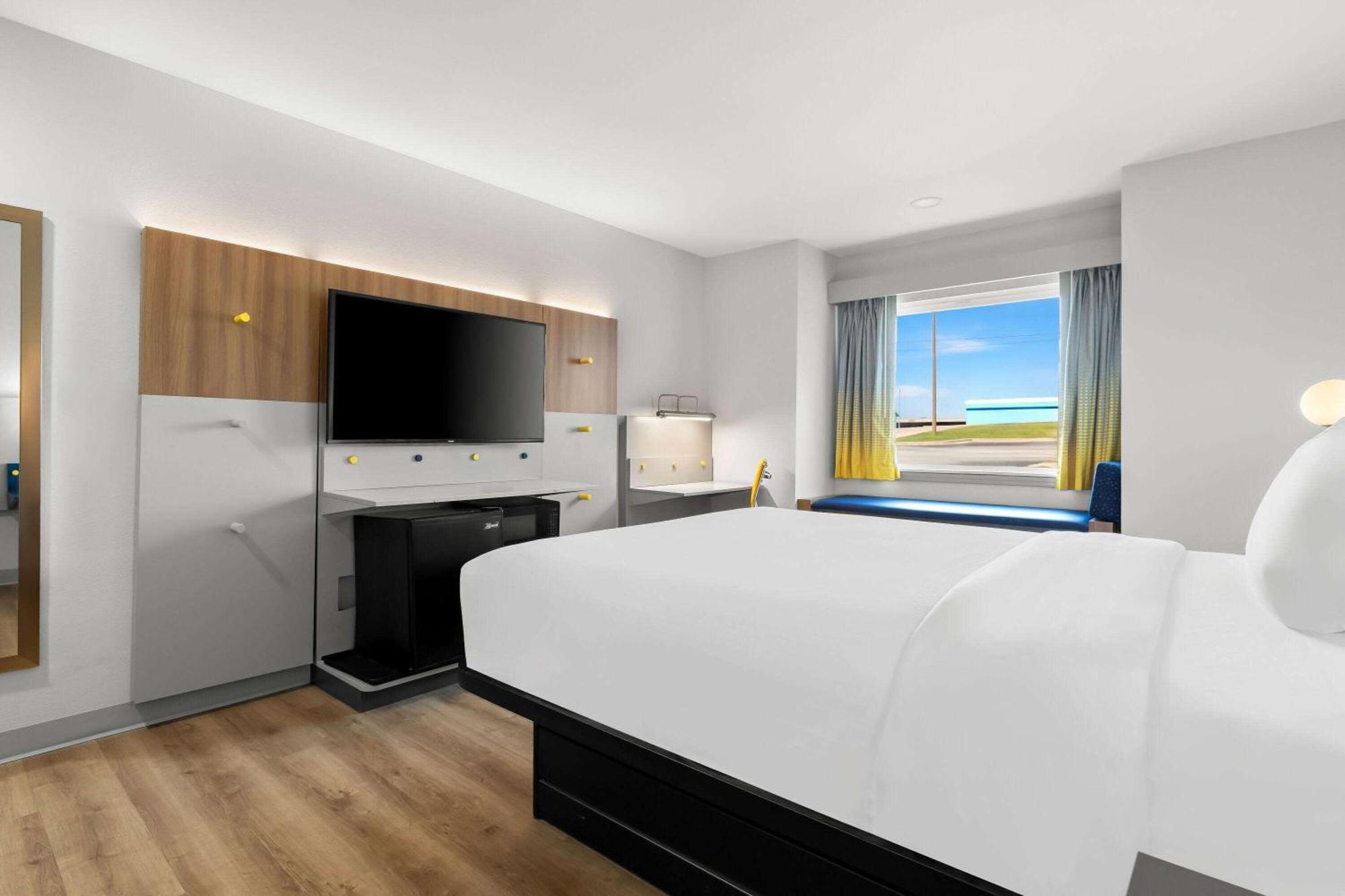 Microtel Inn & Suites By Wyndham Tulsa - Catoosa Route 66 Esterno foto