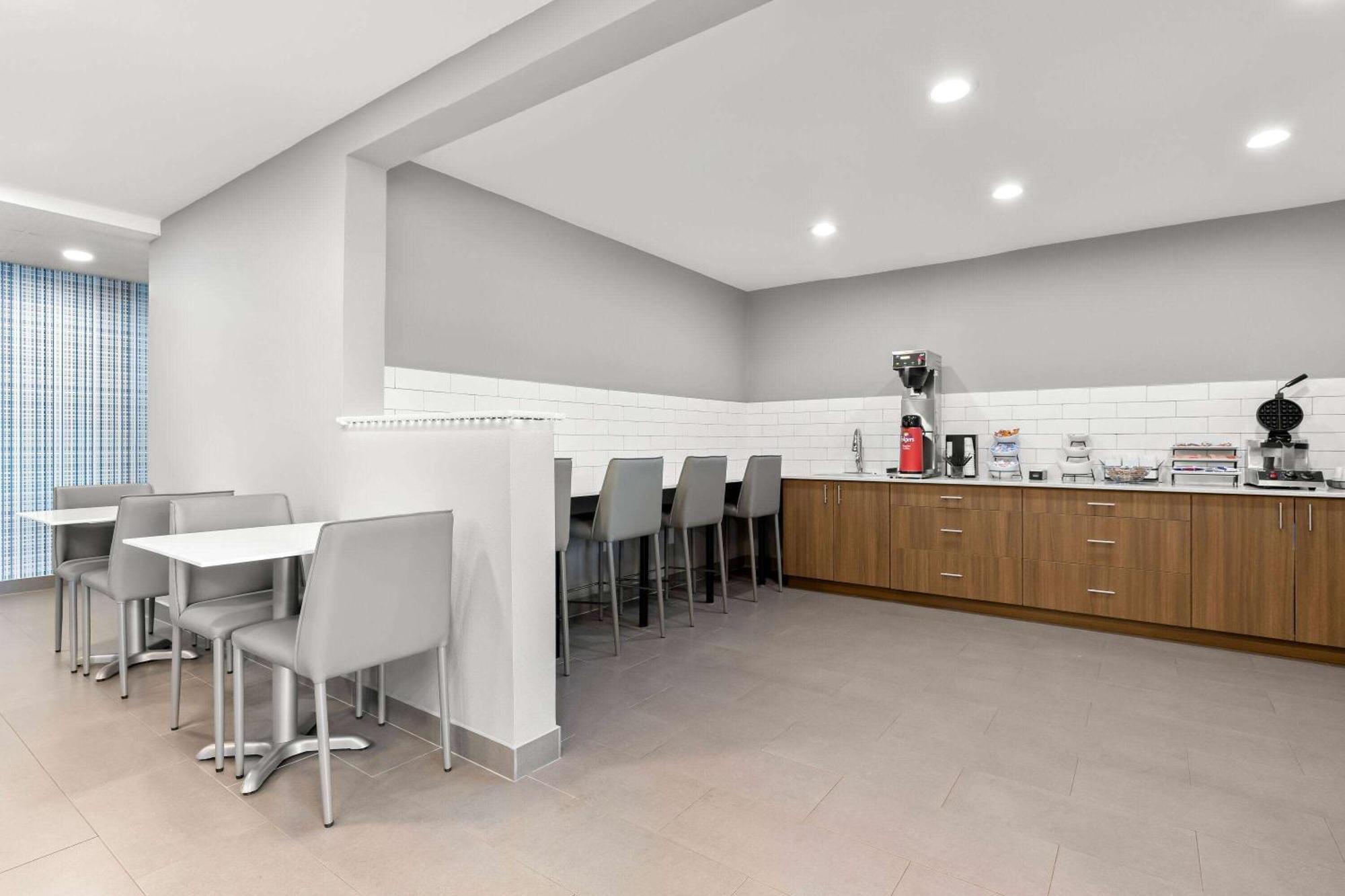 Microtel Inn & Suites By Wyndham Tulsa - Catoosa Route 66 Esterno foto